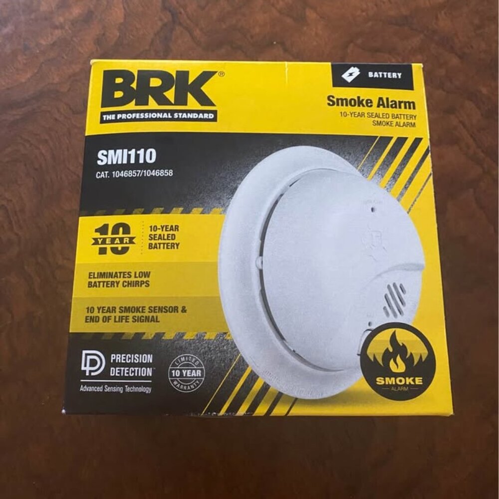 Smoke Detector new in box BRK SMI110 10-year battery